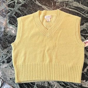 NWT JESSICA SIMPSON Sleeveless Mini Eyelash V-neck Vest lime color size S